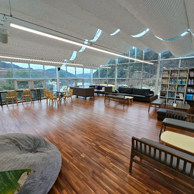 온실 느낌의 별관