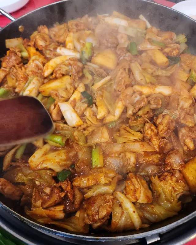 춘천골 닭갈비 익어가는 모습