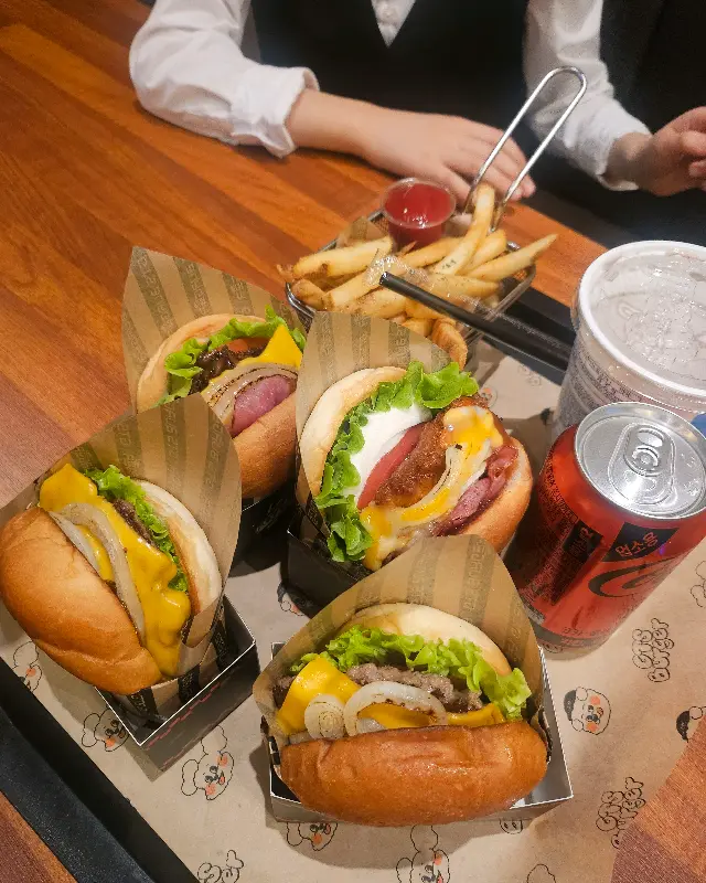 수제 버거 단면