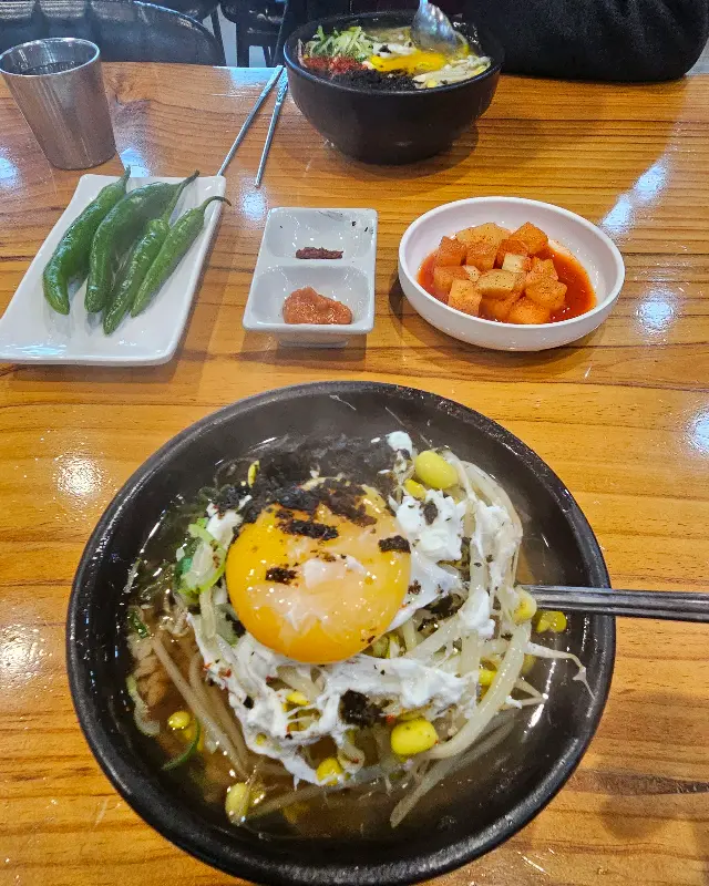 콩나물국밥 한상차림