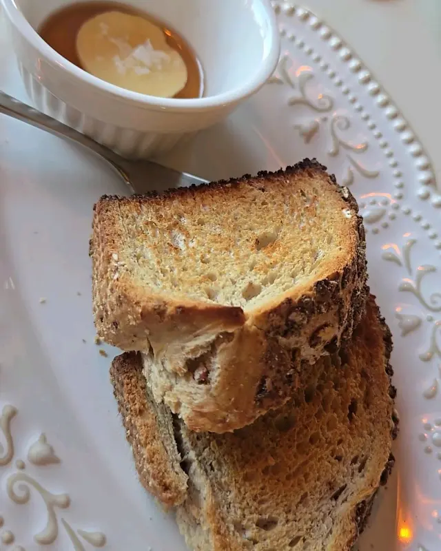 따뜻하고 고소한 식전빵