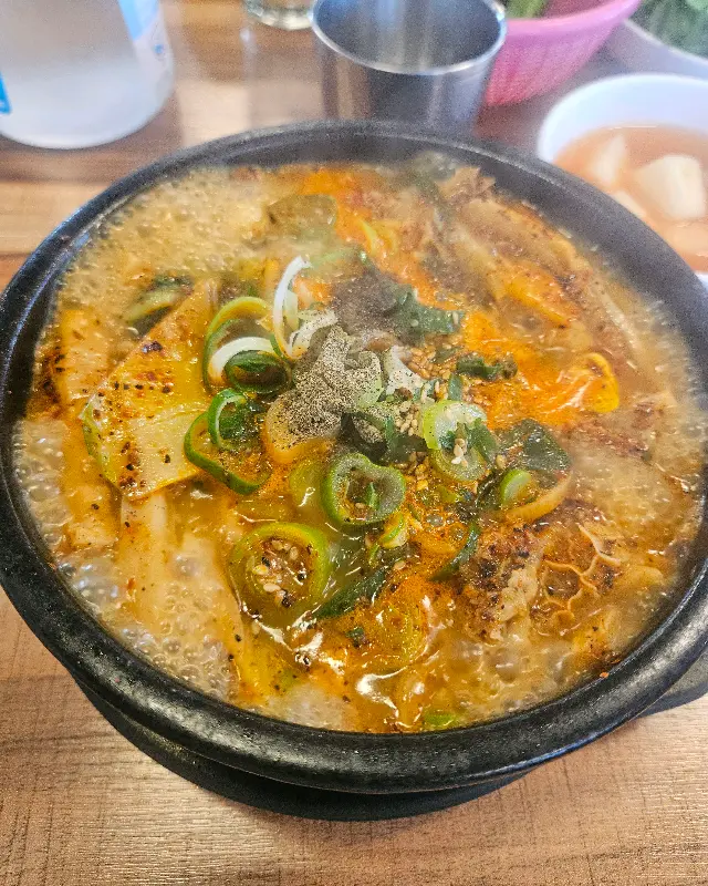 윤기가 좌르르 흐르는 소머리수육