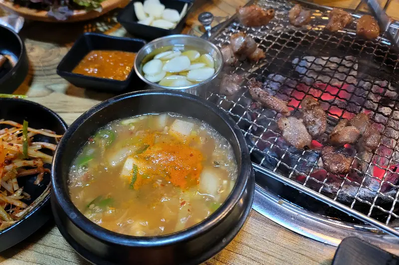 된장찌개와 주먹고기