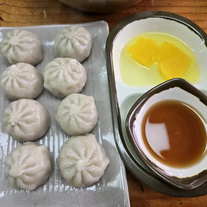 쫄깃한 만두피가 매력적인 감자만두