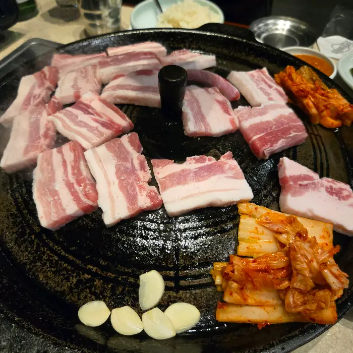서비스로 제공된 차돌 된장찌개