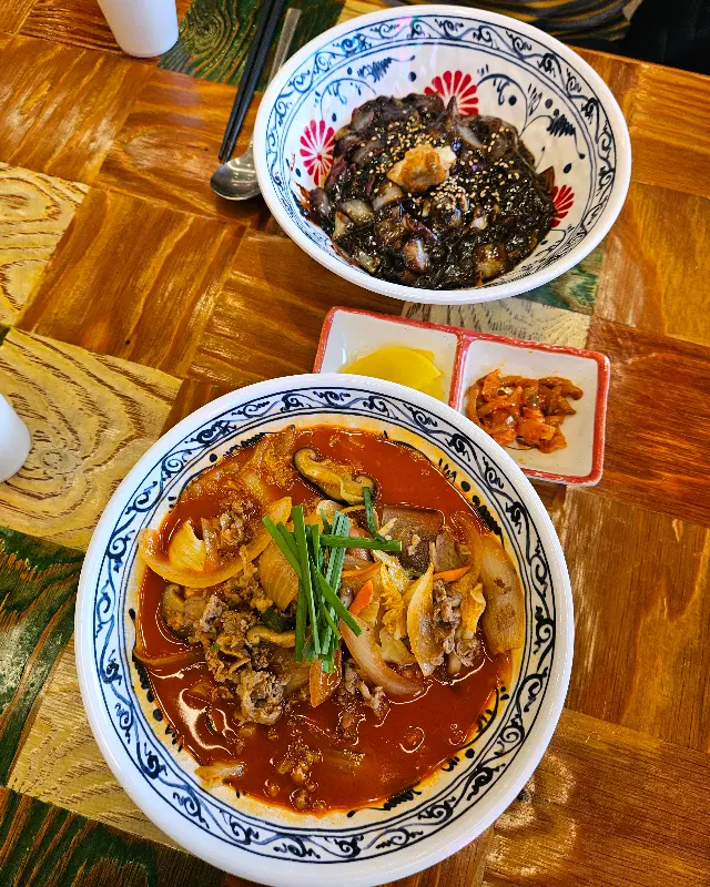 짬뽕, 짜장, 탕수육 한 상 차림