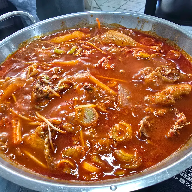 푸짐한 닭볶음탕