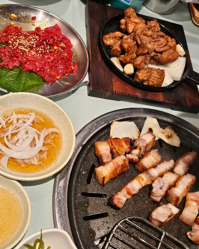맛있는 숯불갈비 한 상