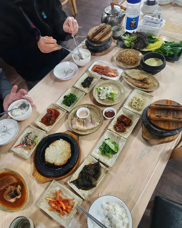 황금뜰 전체 상차림