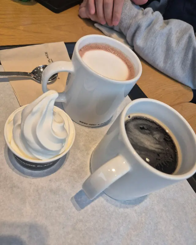 투썸 케이크 쇼케이스