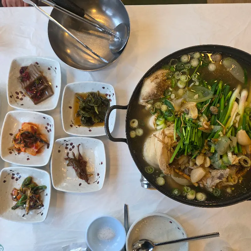 깔끔한 식당 내부