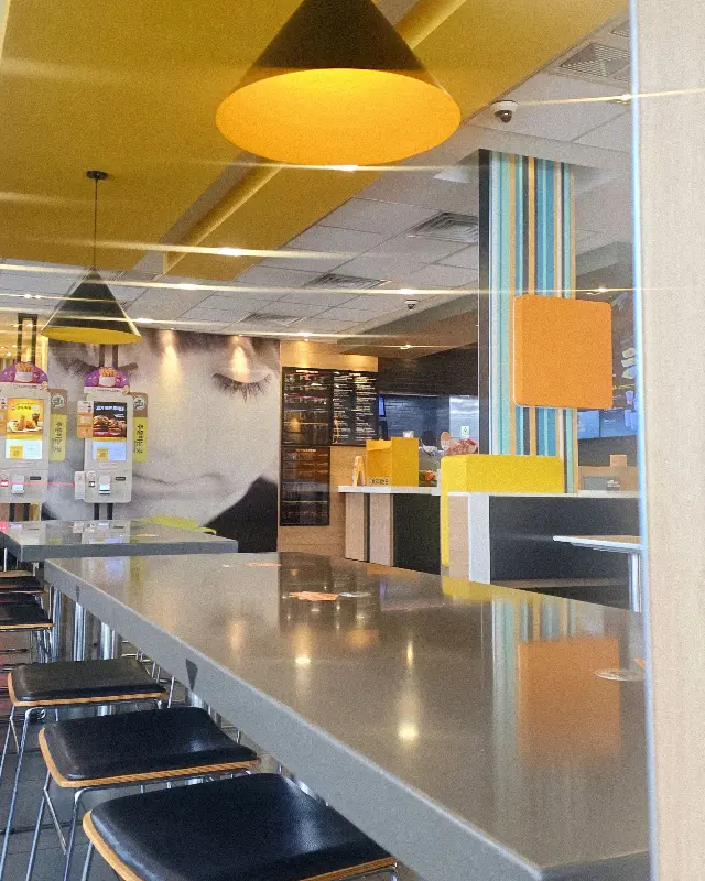 맥도날드 양산북정점 내부 인테리어