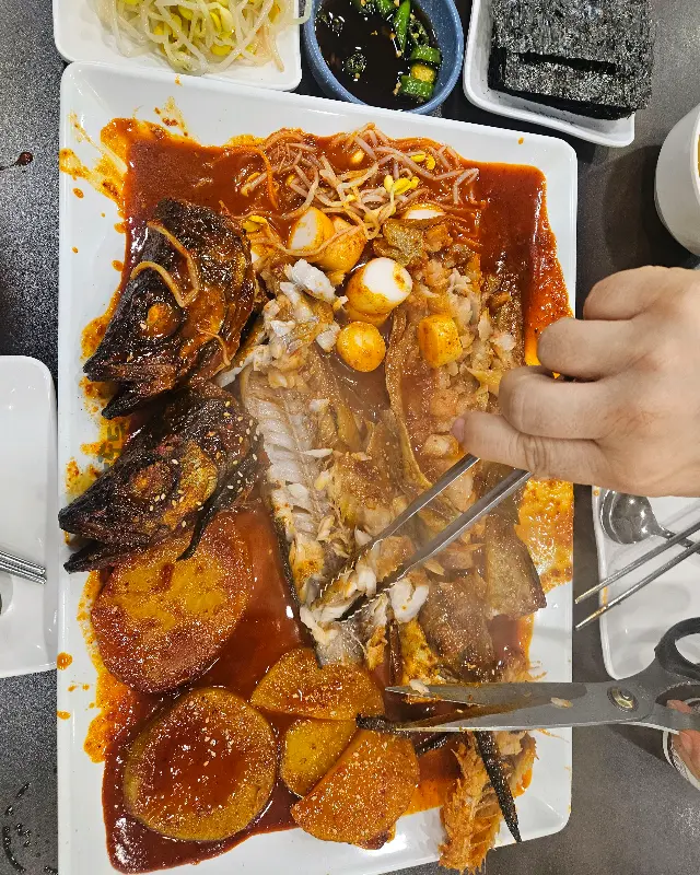 코다리 해체 작업