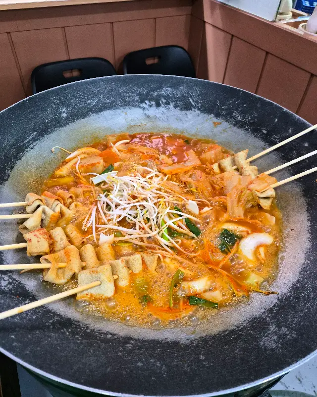 보글보글 끓는 닭볶음탕