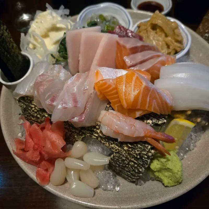 신선함이 눈으로 보이는 숙성회 모듬