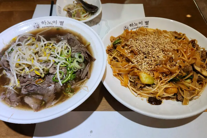 하노이별 쌀국수와 팟타이
