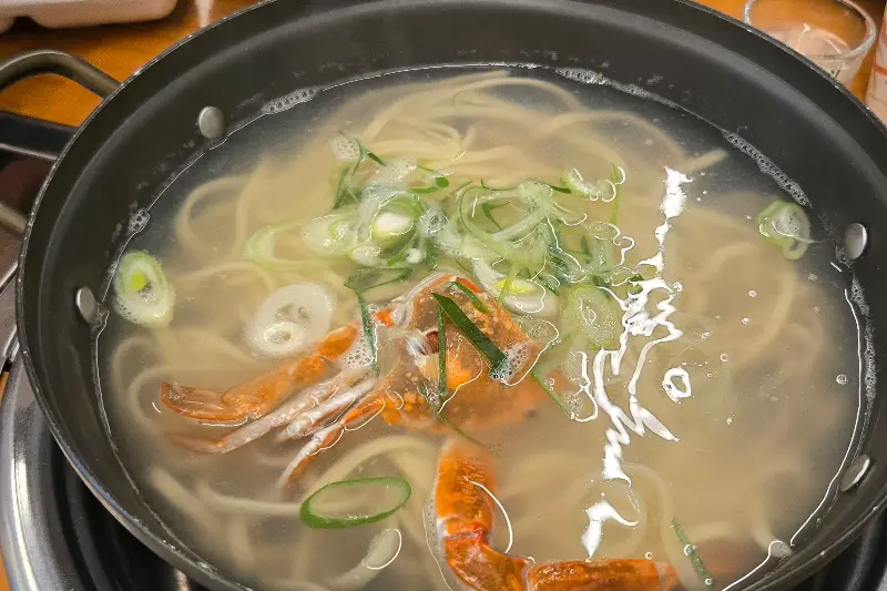 시원한 국물이 일품인 칼국수