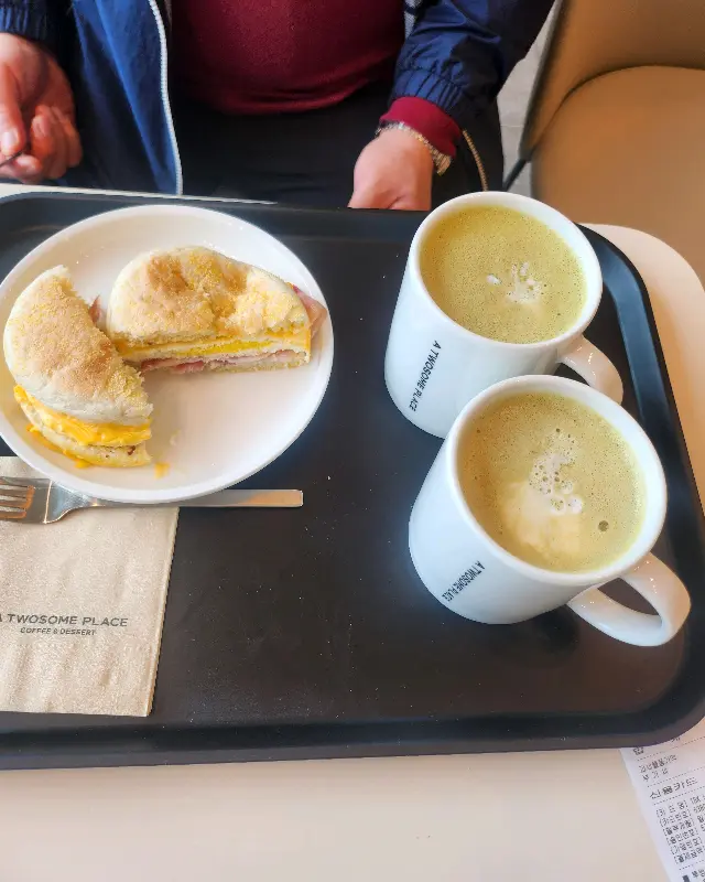 라떼와 샌드위치