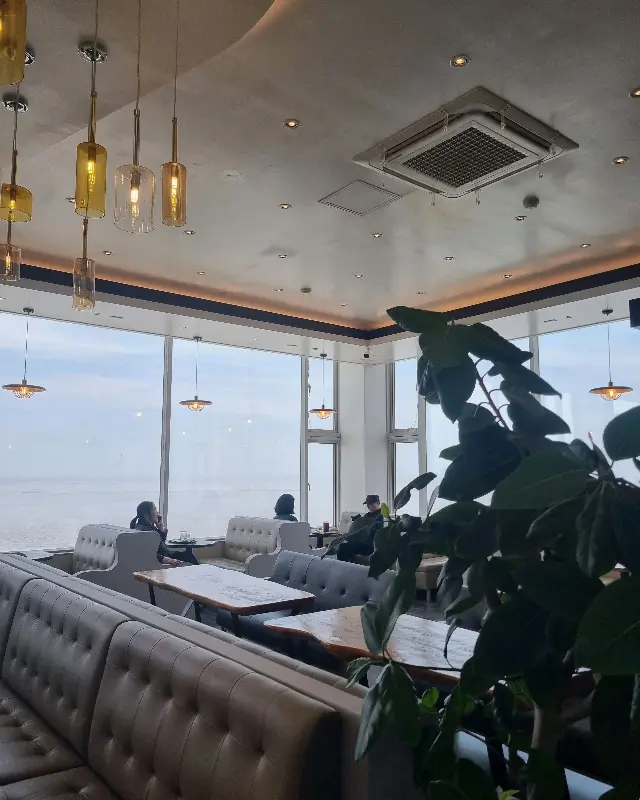 카페 내부 좌석