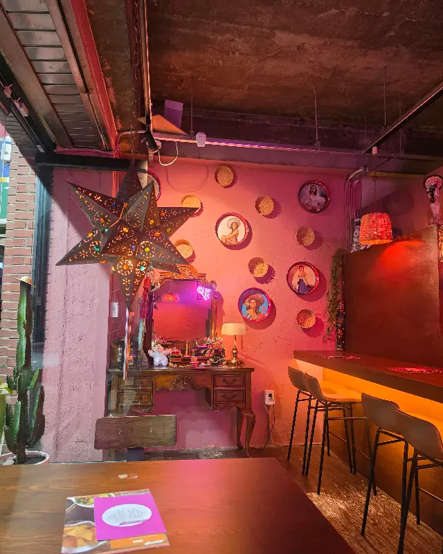 아이마미따의 내부 인테리어