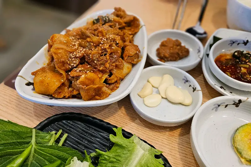 윤기가 흐르는 제육볶음