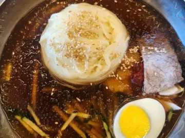 청도의 숨겨진 보석, 새마을밀면에서 맛보는 향수와 풍미가 있는 맛집 기행