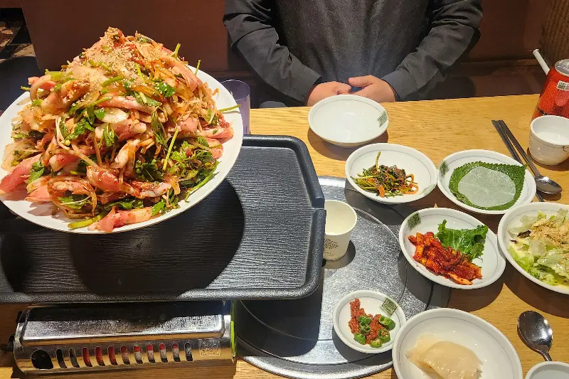 푸짐한 미나리 오리 차돌 한 상