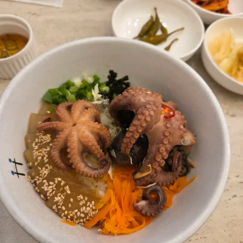돌문어 비빔밥