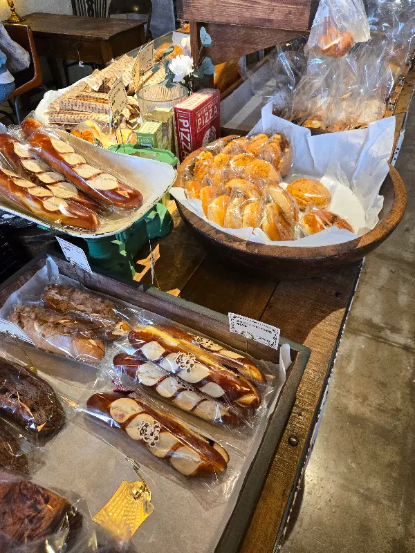 타르데마 베이커리의 다양한 빵들