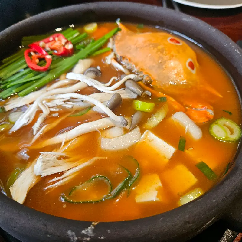 꽃게가 통째로 들어간 된장찌개