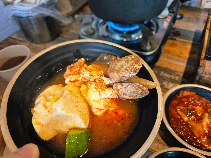 얼큰한 짬뽕 순두부찌개