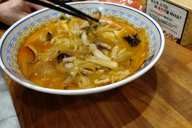 해산물이 듬뿍 들어간 짬뽕