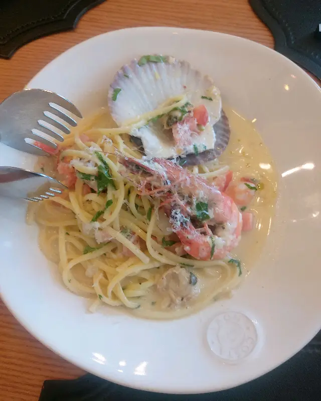 새우가 올라간 크림 파스타