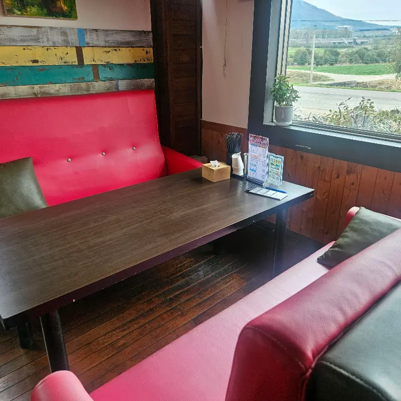 선학막국수 테이블