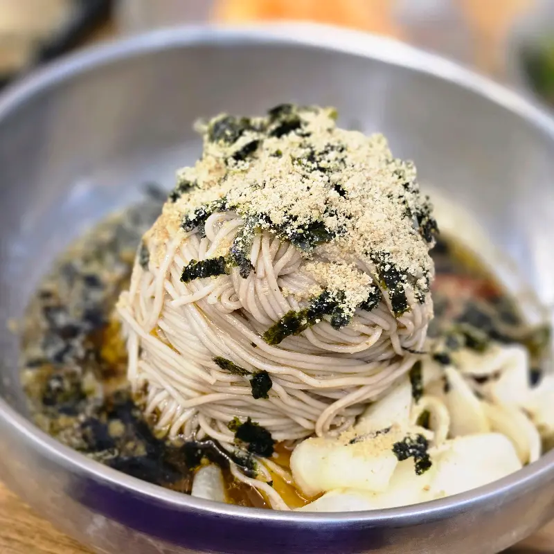 들기름 막국수 클로즈업