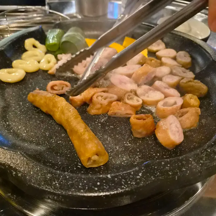 돌판 위에서 구워지는 연막창