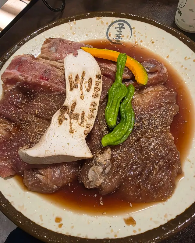 양념에 푹 절여진 돼지갈비