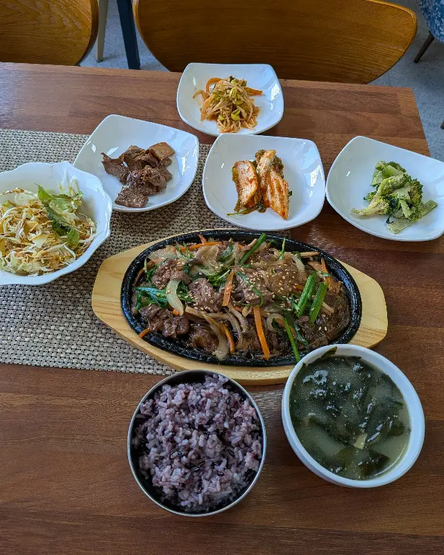 콩불고기 정식 한상차림