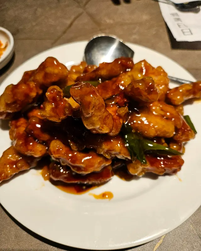 윤기가 흐르는 탕수육