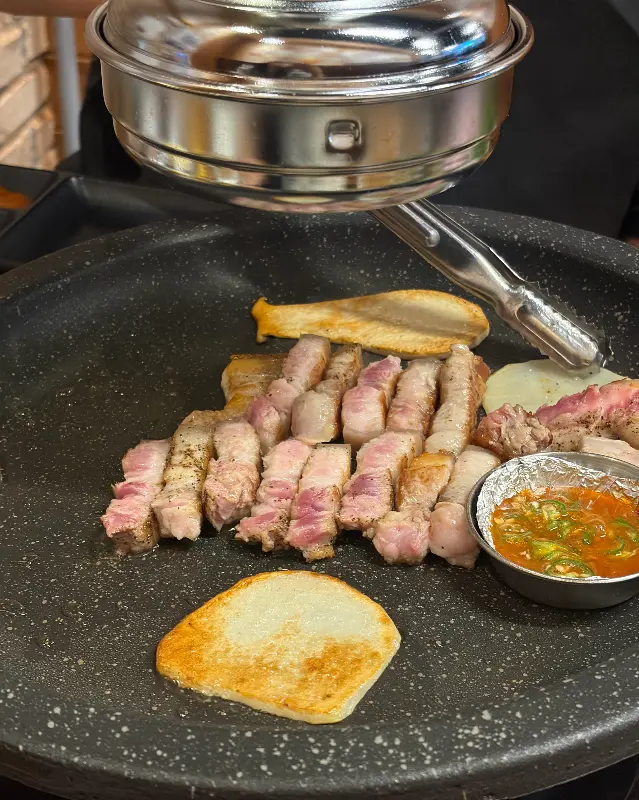 잘 구워진 오겹살