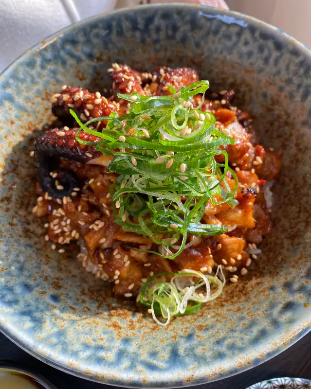 돌문어 매콤 불고기 덮밥