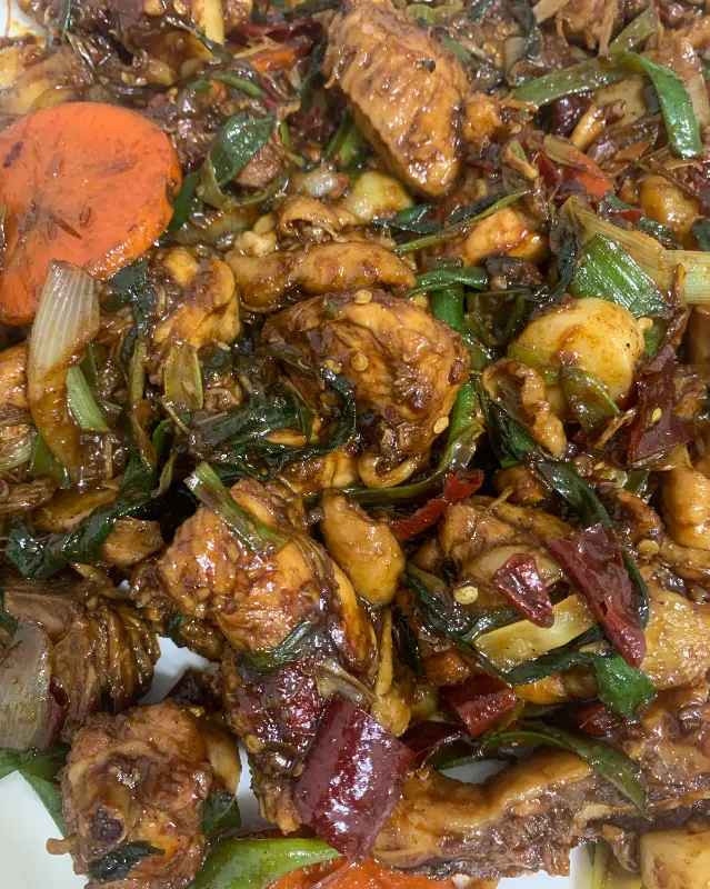 매콤한 양념이 쏙 밴 쪼림닭