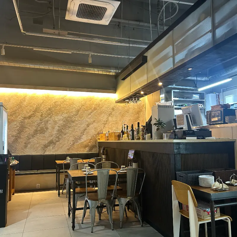 어니스트식스티 내부 인테리어