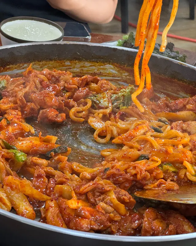 닭갈비와 우동사리