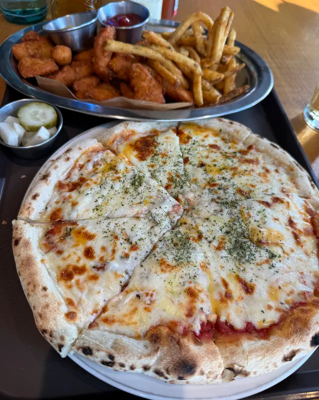 피자와 감자튀김, 순살 치킨