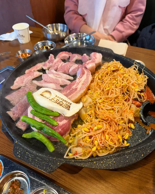 돼슐랭 한상차림