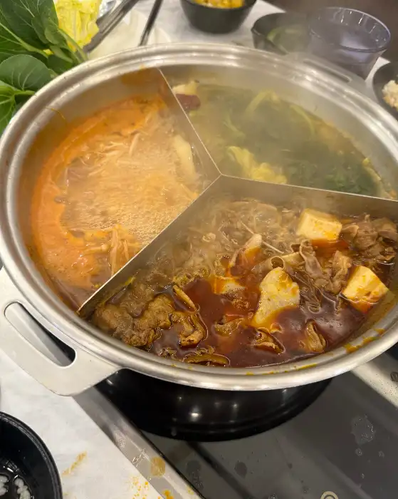 3가지 맛 훠궈 냄비