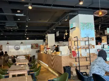 밤리단길에서 만난 행운, 따순기미 베이커리에서 즐기는 일산 빵뷔페 맛집 탐험기