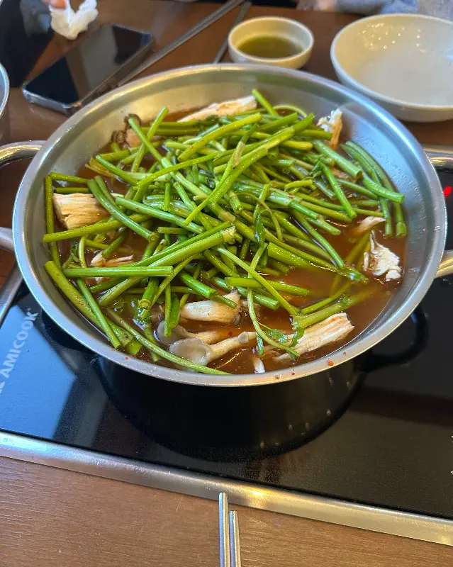 끓고 있는 샤브샤브