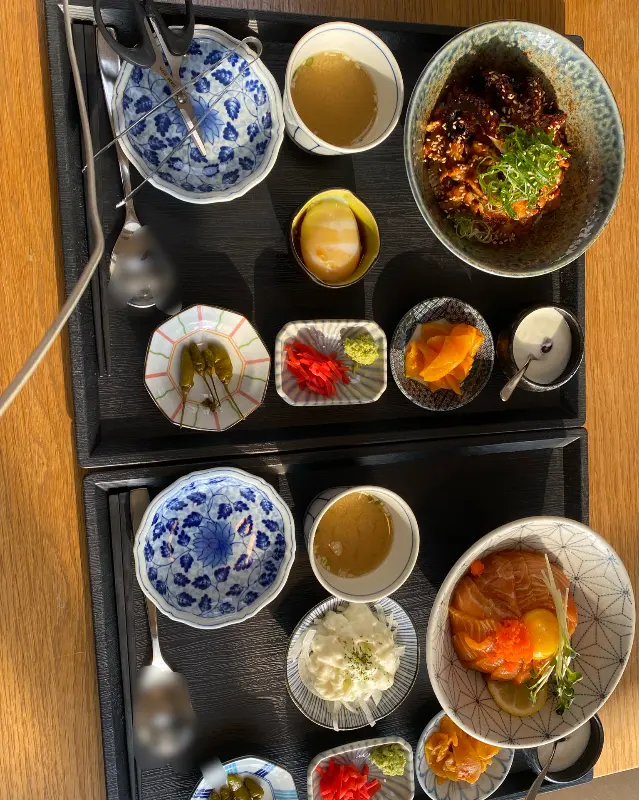 명자 한상 차림